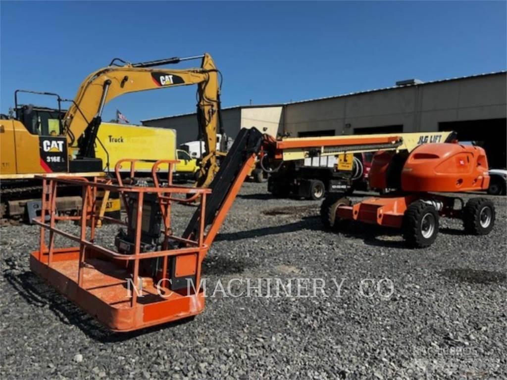 JLG 460SJ Pelle sur chenilles