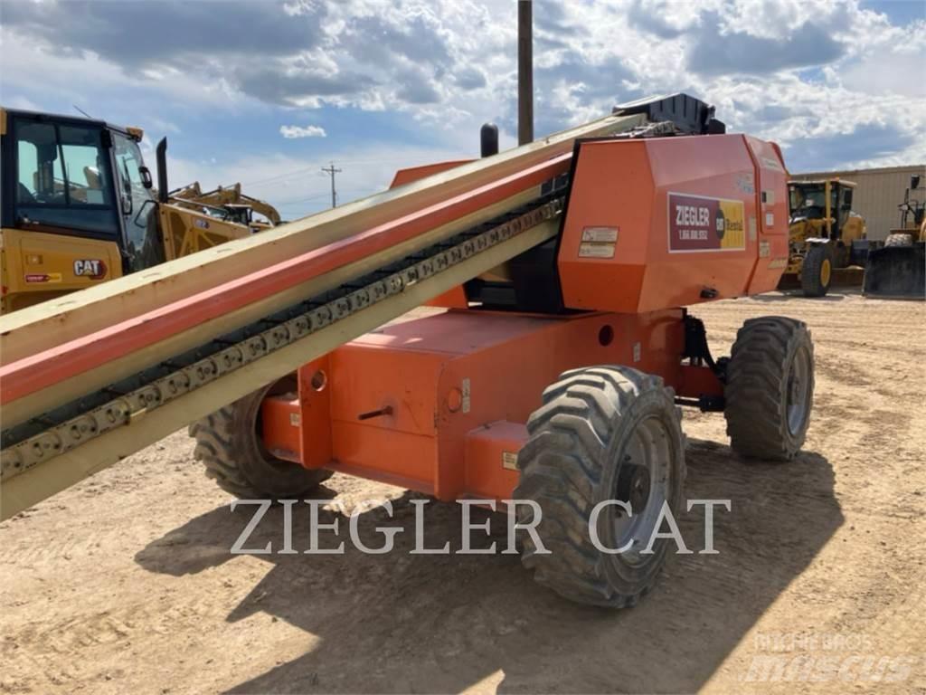 JLG 600S Nacelles articulées