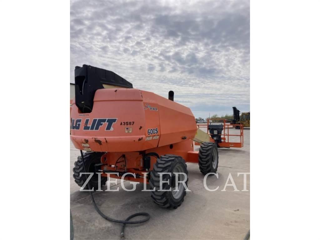 JLG 600S Nacelles articulées