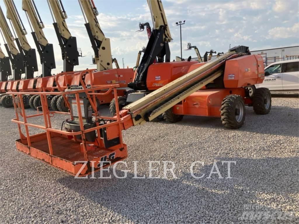 JLG 600S Nacelles articulées