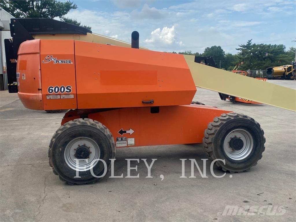 JLG 600S Nacelles articulées