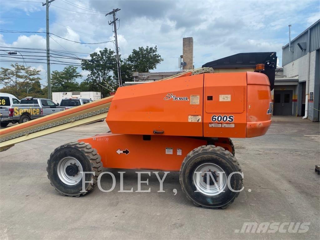JLG 600S Nacelles articulées