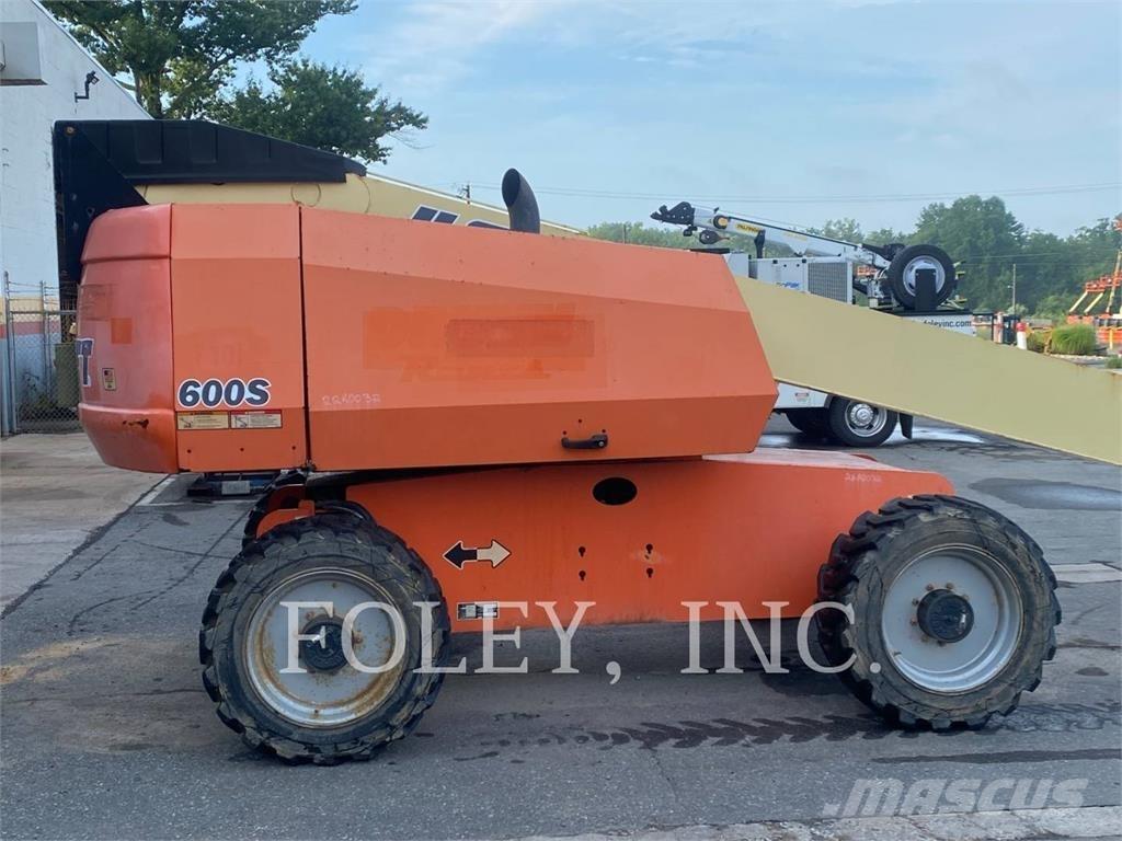 JLG 600S Nacelles articulées