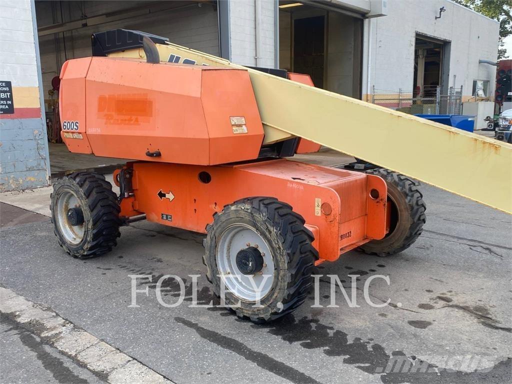 JLG 600S Nacelles articulées