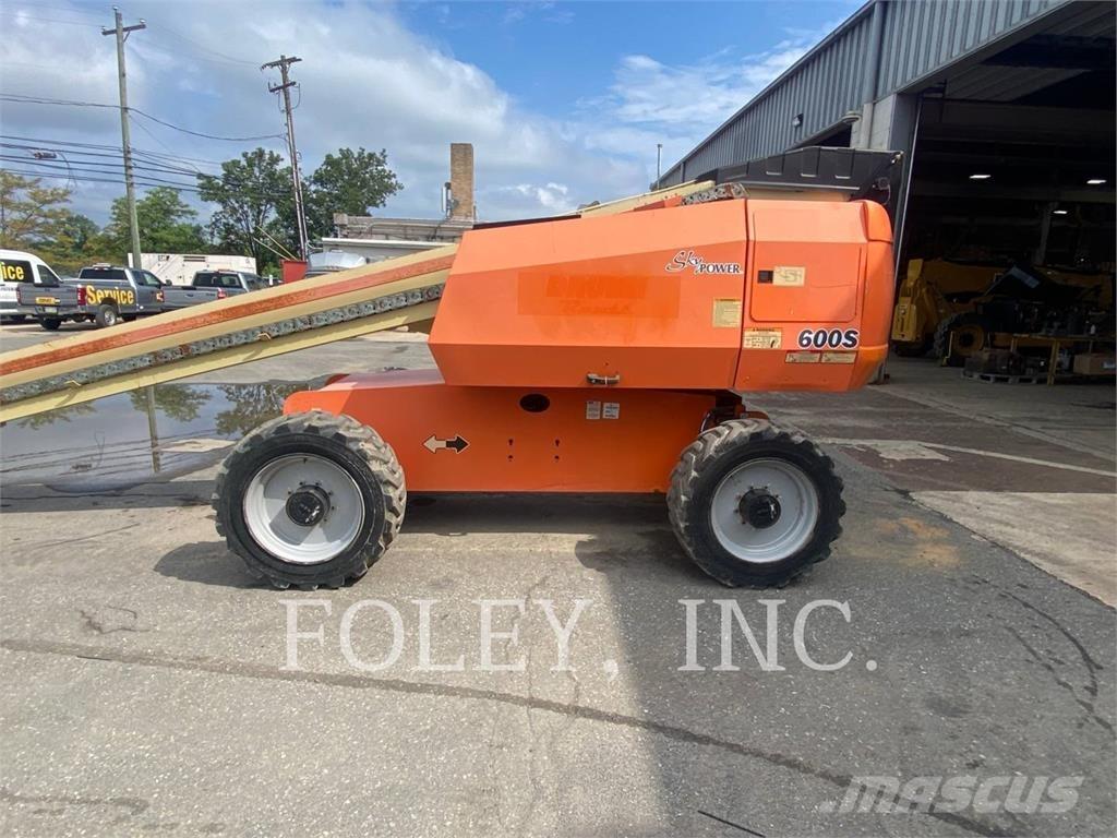JLG 600S Nacelles articulées