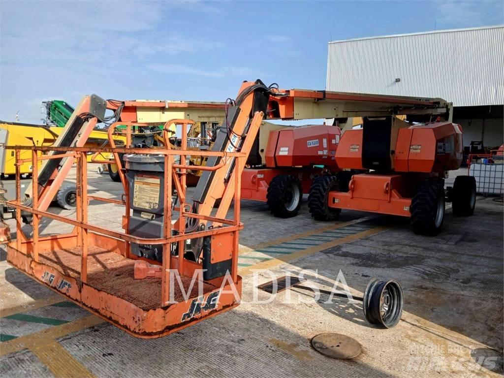 JLG 800 AJ Nacelles articulées