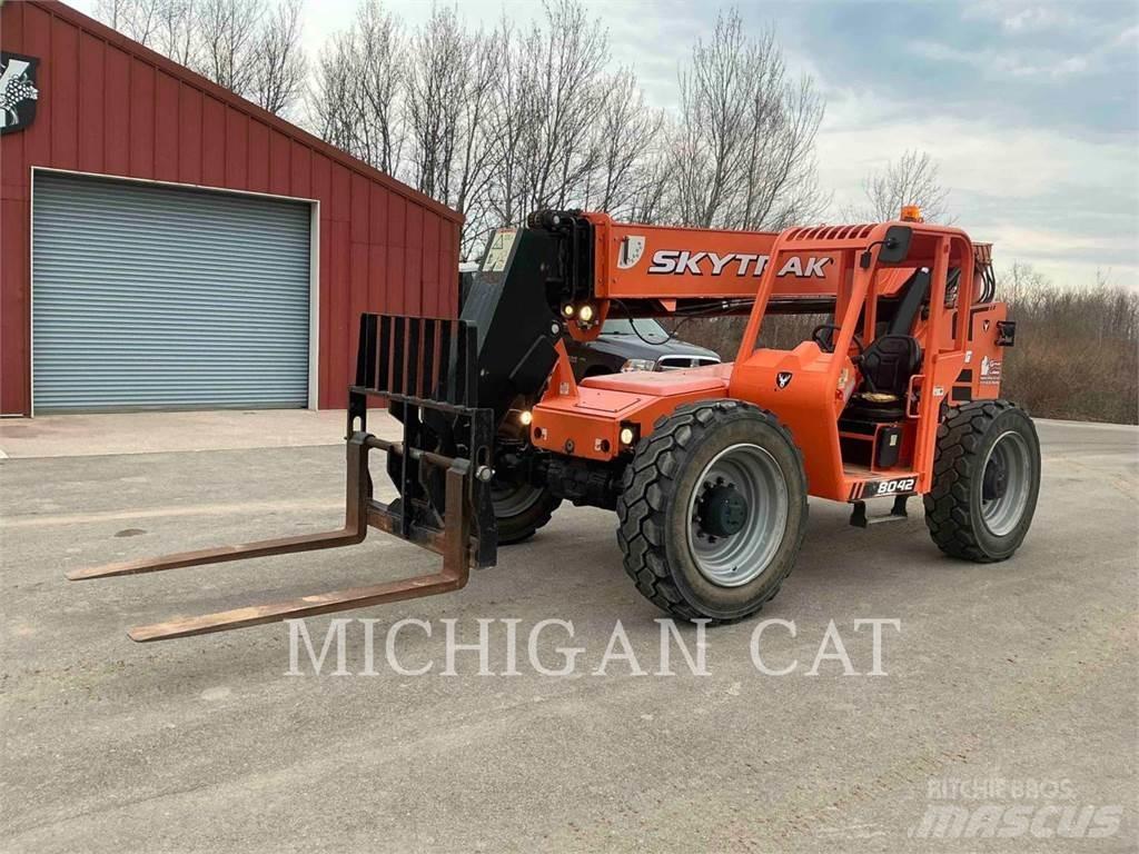 JLG 8042 Chariot télescopique