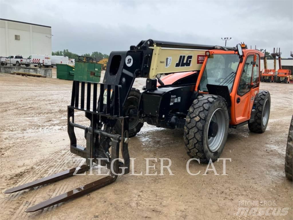 JLG 943 Chariot télescopique
