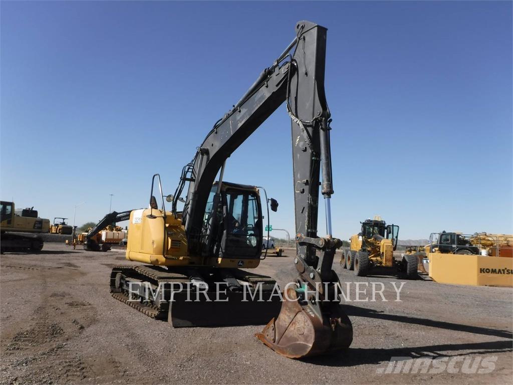 John Deere 135G Pelle sur chenilles