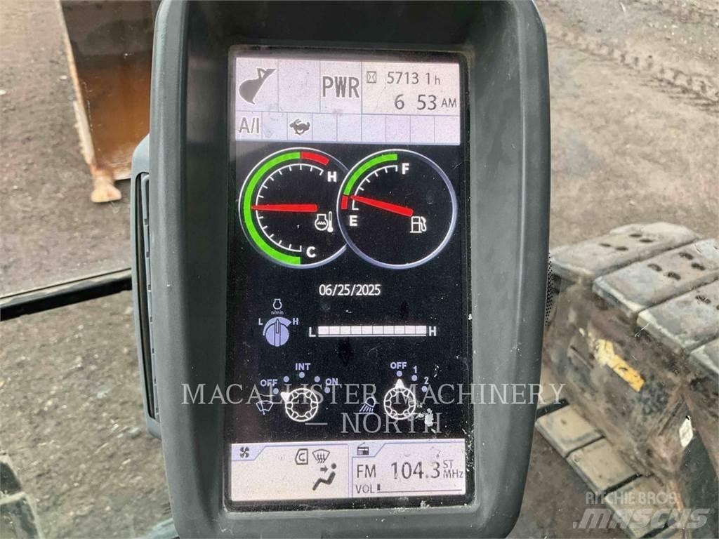 John Deere 210G Pelle sur chenilles