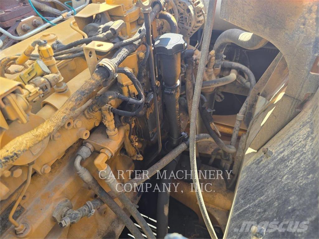 John Deere 210G Pelle sur chenilles