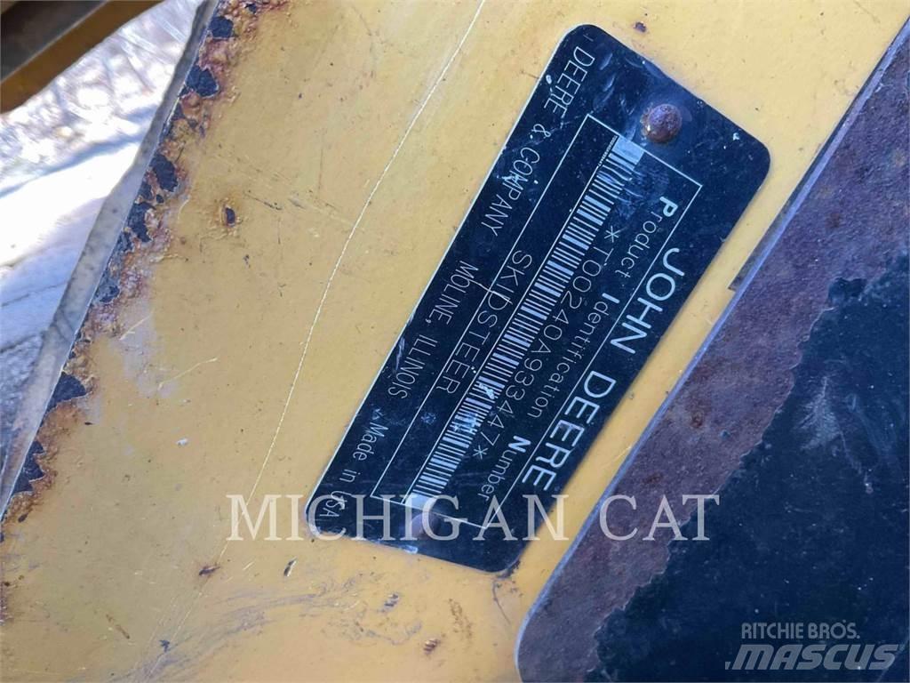 John Deere 240 Chargeuse compacte