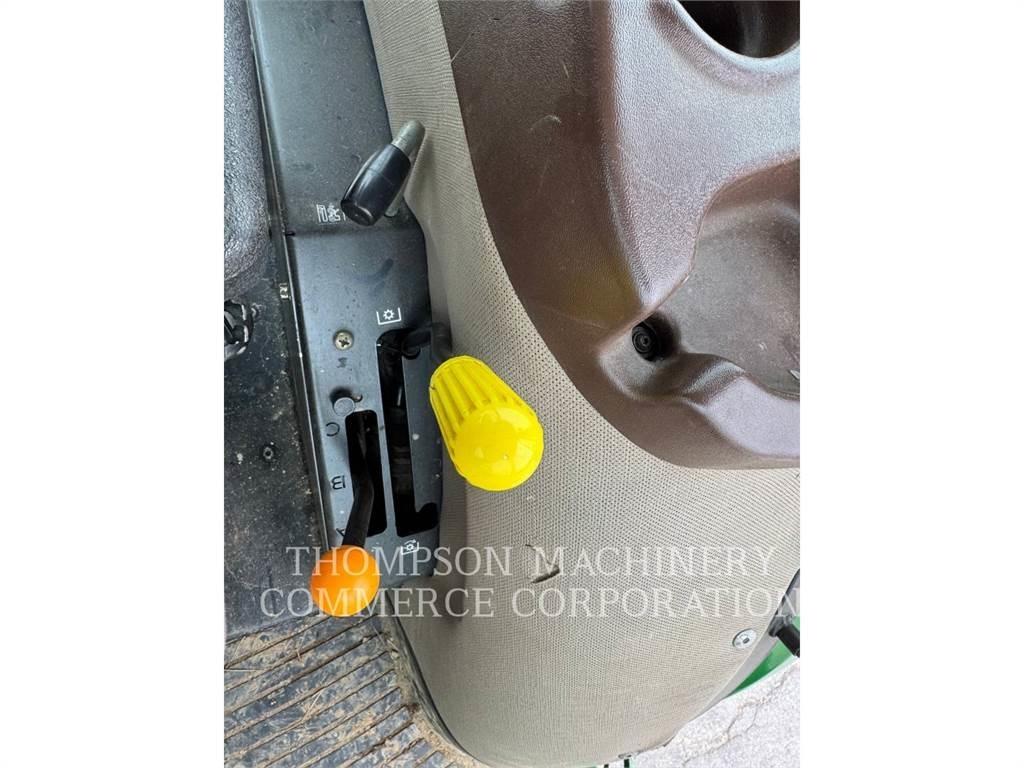 John Deere 6115D Tracteur
