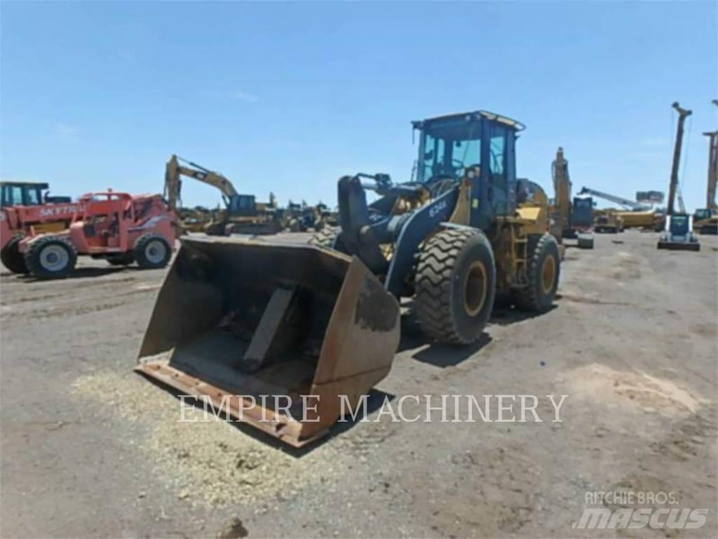 John Deere 624K Chargeuse sur pneus