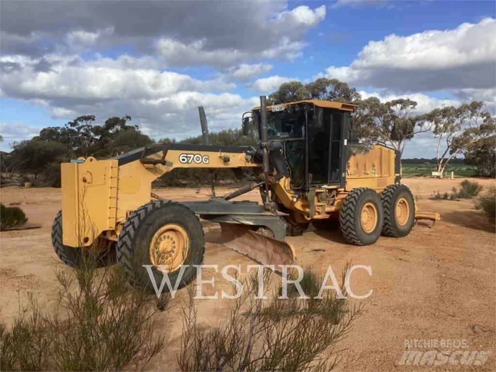 John Deere 670G Niveleuse