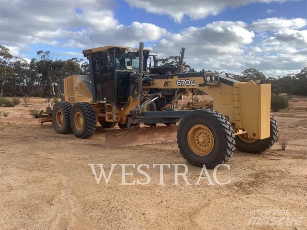 John Deere 670G Niveleuse