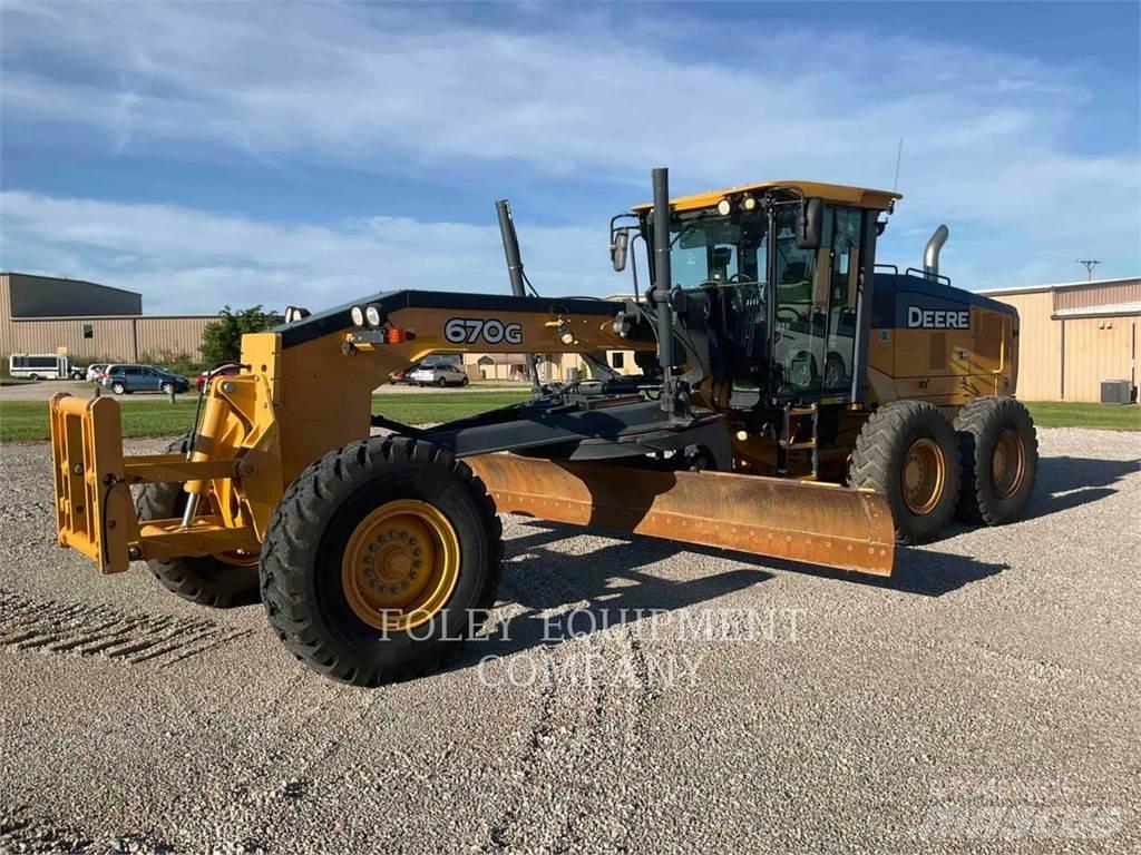 John Deere 670G Niveleuse