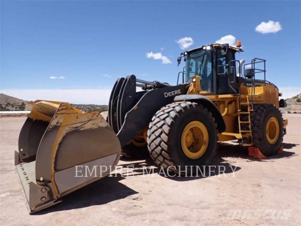 John Deere 844P Chargeuse sur pneus