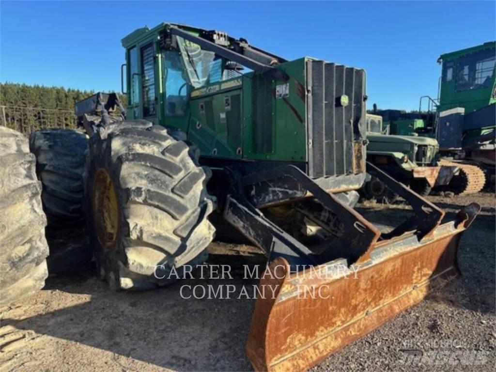 John Deere 848H Débusqueur