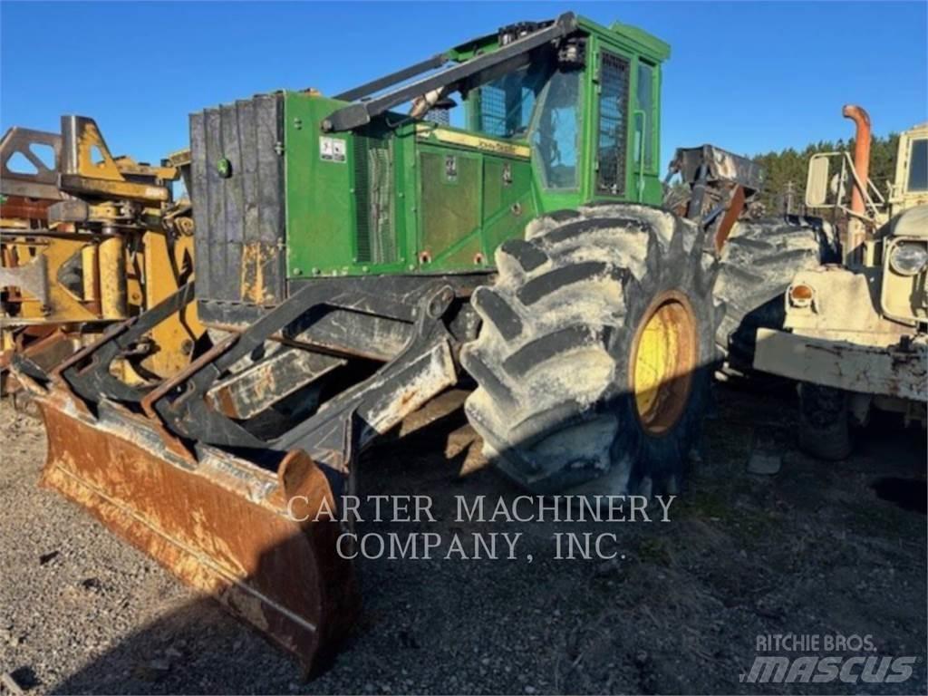 John Deere 848H Débusqueur