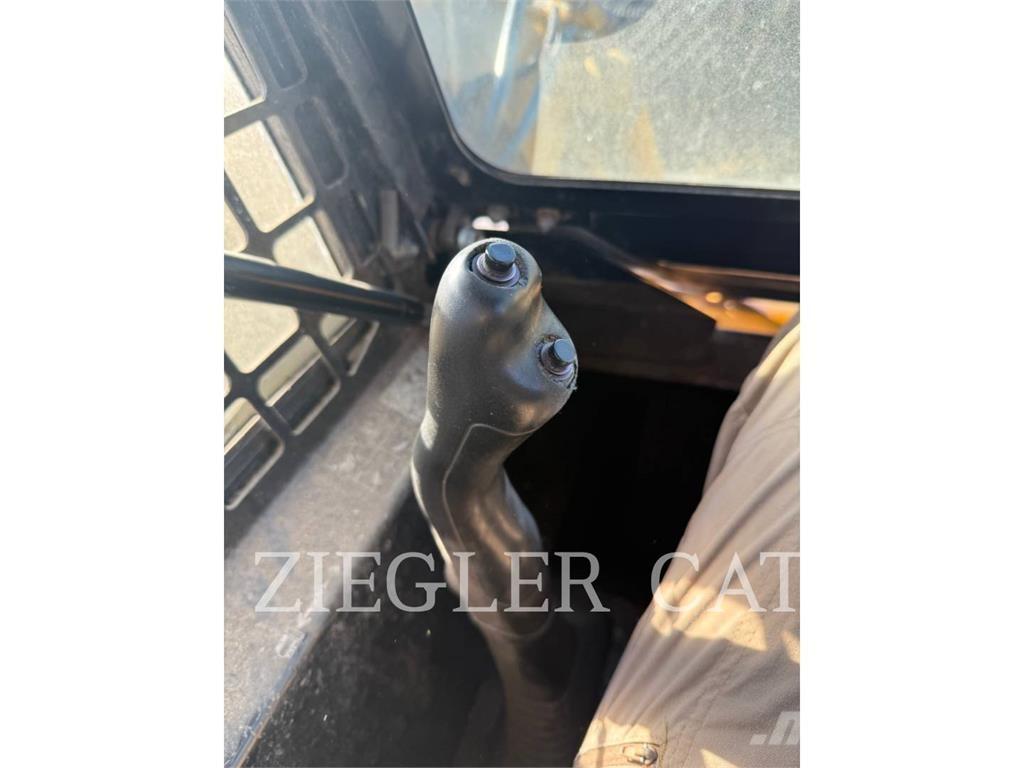 John Deere & CO. 270 Chargeuse compacte