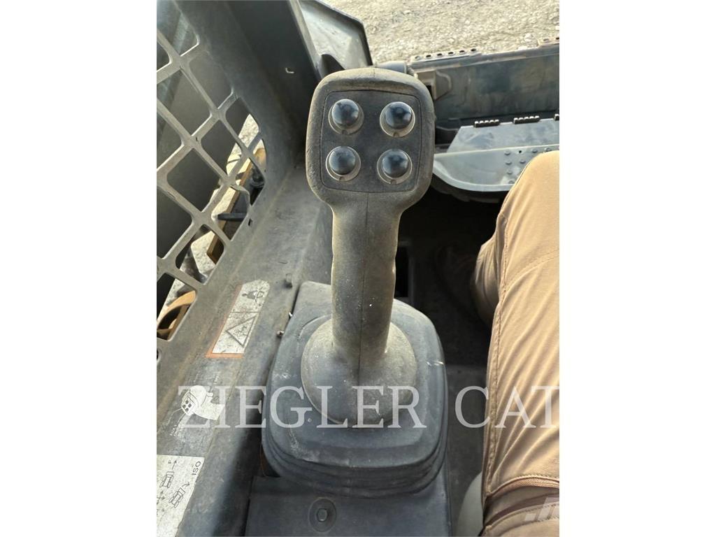 John Deere & CO. 320 D Chargeuse compacte