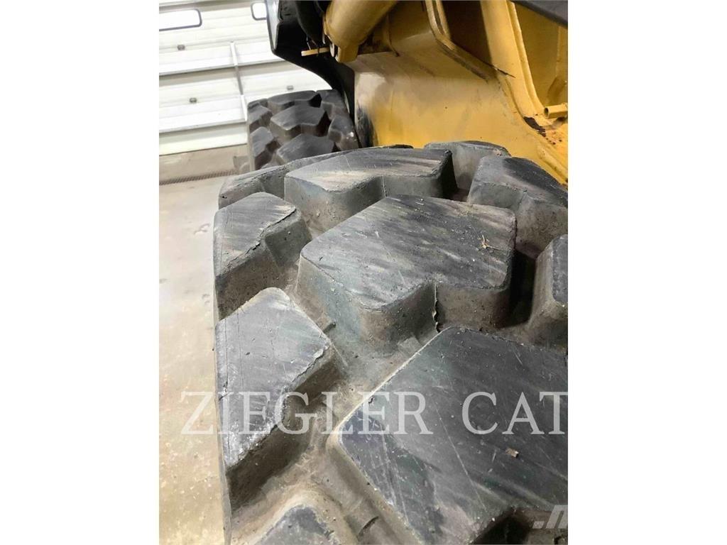 John Deere & CO. 320 D Chargeuse compacte
