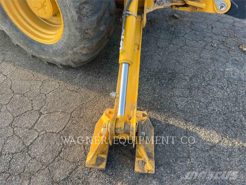 John Deere & CO. 320P Tractopelle