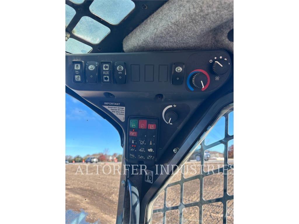 John Deere & CO. 323E Chargeuse compacte