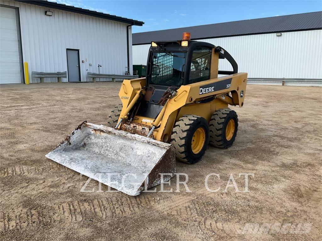 John Deere & CO. 325 Chargeuse compacte