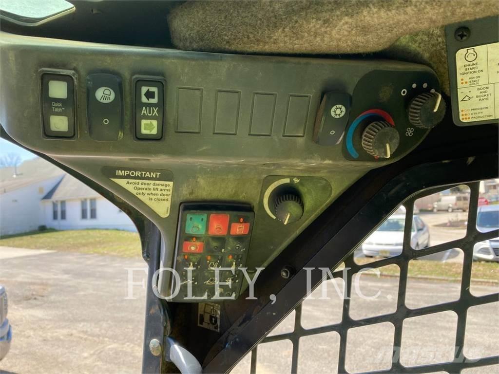 John Deere & CO. 330G Chargeuse compacte
