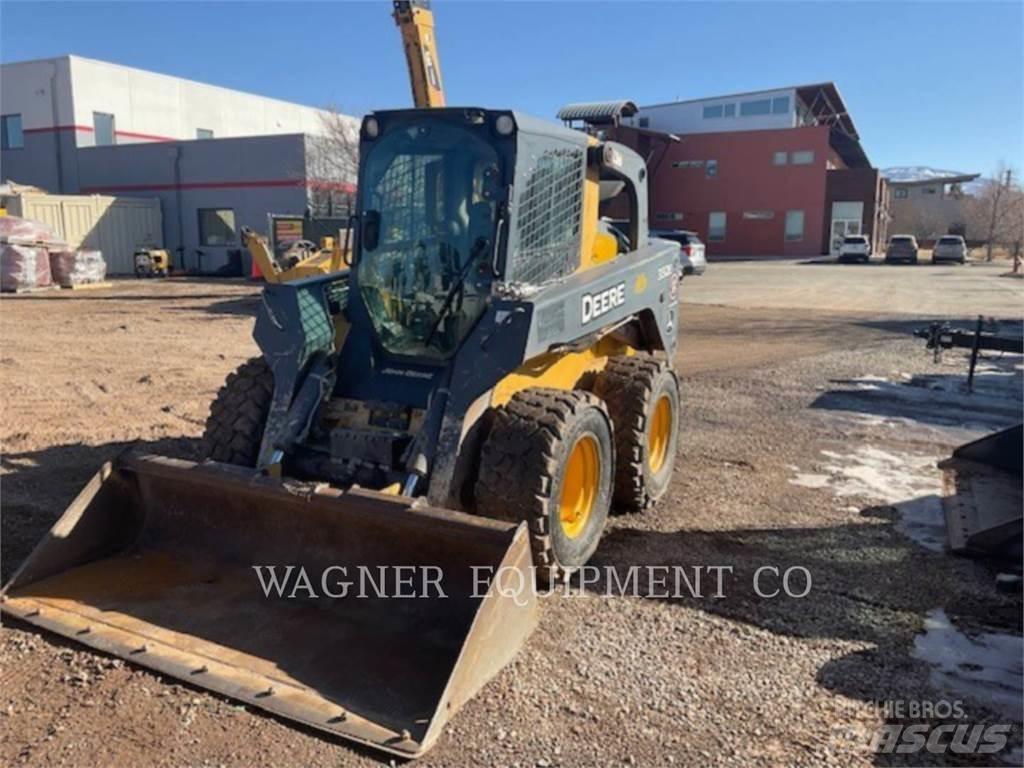 John Deere & CO. 332E Chargeuse compacte