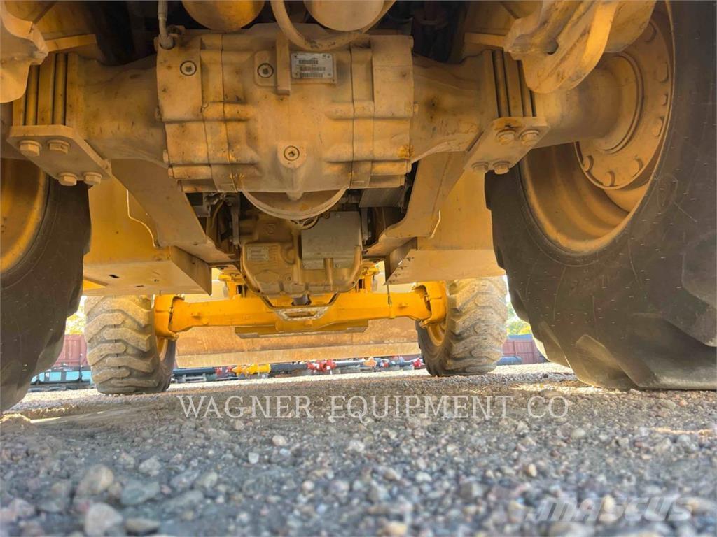 John Deere & CO. 410K TC Tractopelle