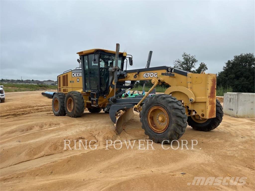 John Deere & CO. 670G Niveleuse