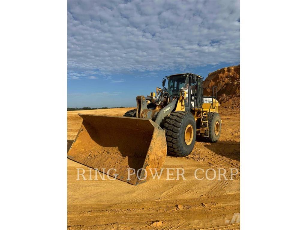 John Deere & CO. 744K Chargeuse sur pneus