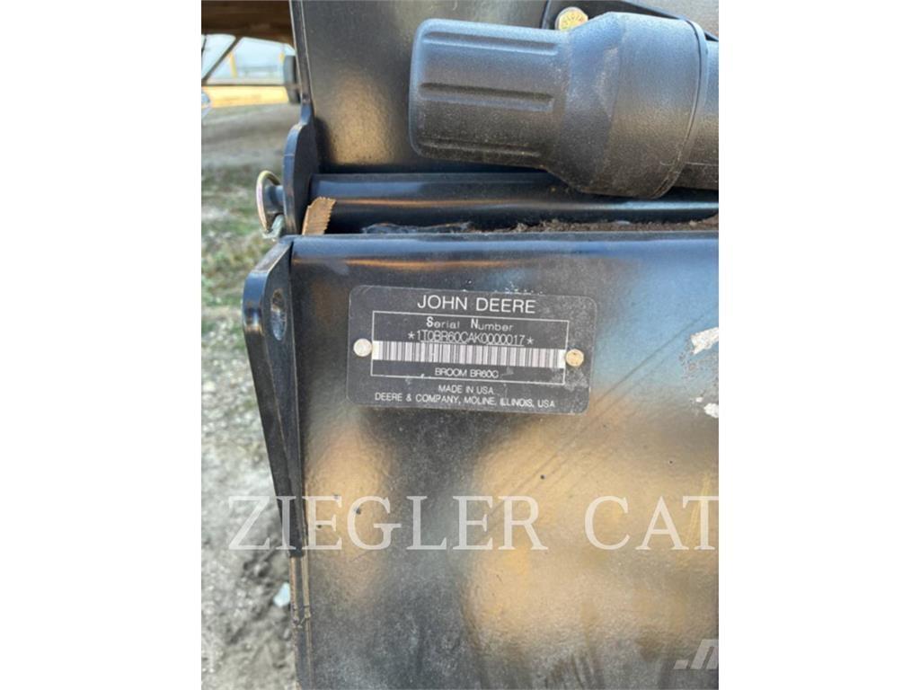 John Deere & CO. BR60C Nacelles articulées