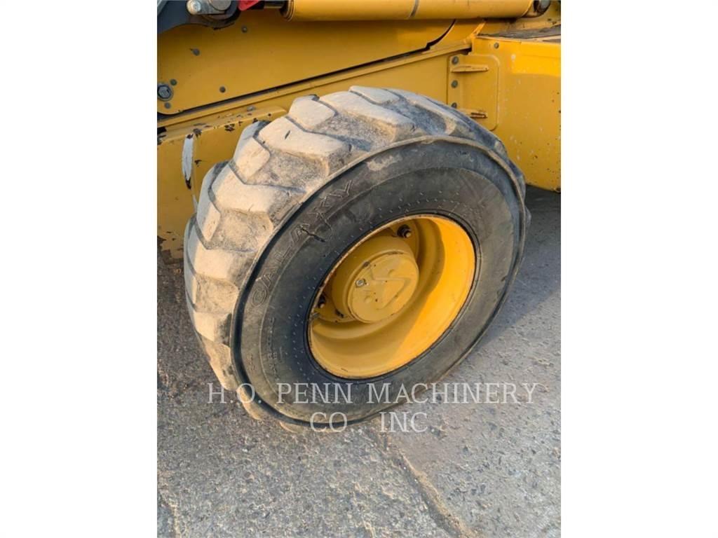 John Deere JD710D Tractopelle