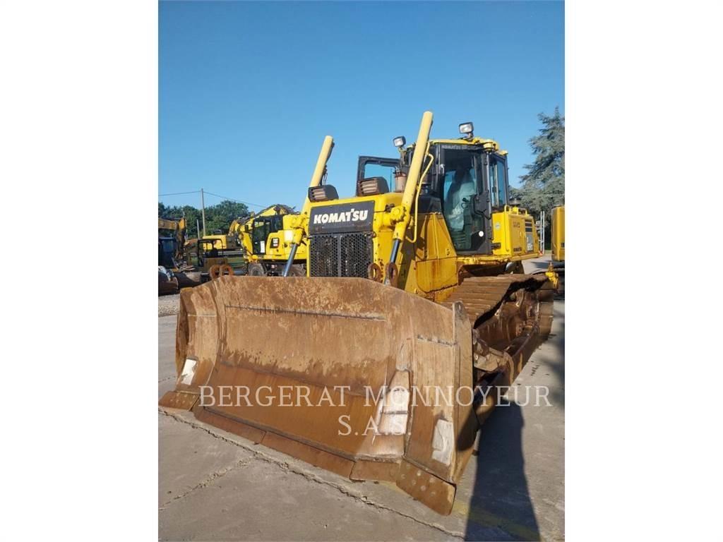 Komatsu D65 Bouteurs sur chenilles
