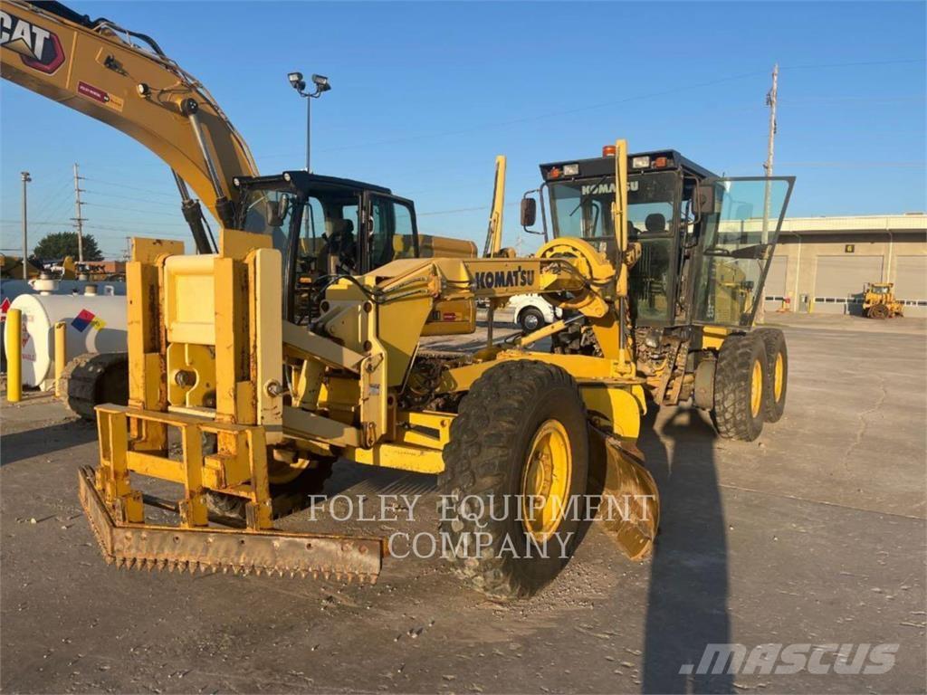 Komatsu GD655-3 Niveleuse