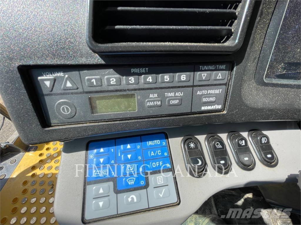 Komatsu HD605-8 Tombereau articulé