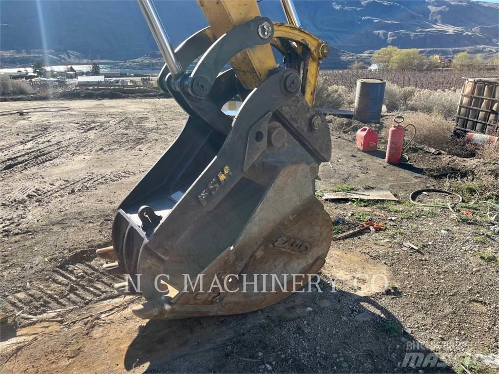 Komatsu PC138USLC Pelle sur chenilles