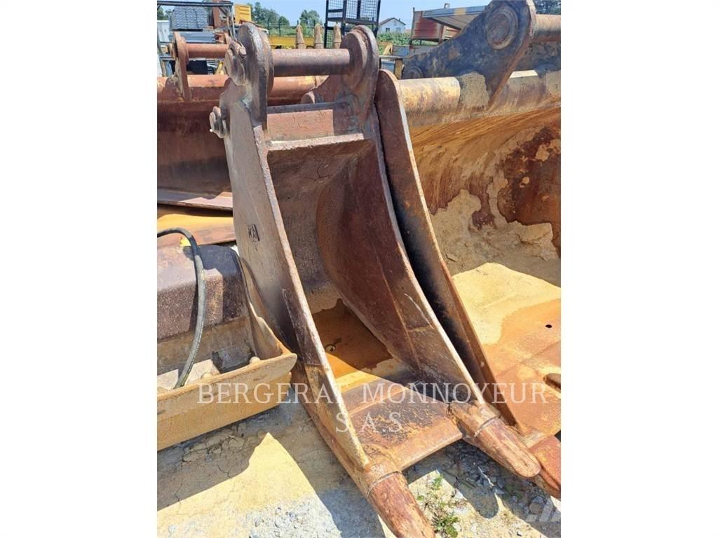 Komatsu PC210LC Pelle sur chenilles