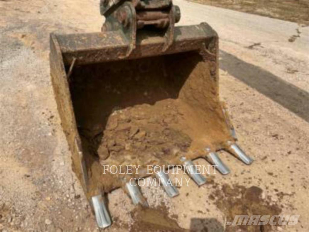 Komatsu PC210LCI11 Pelle sur chenilles