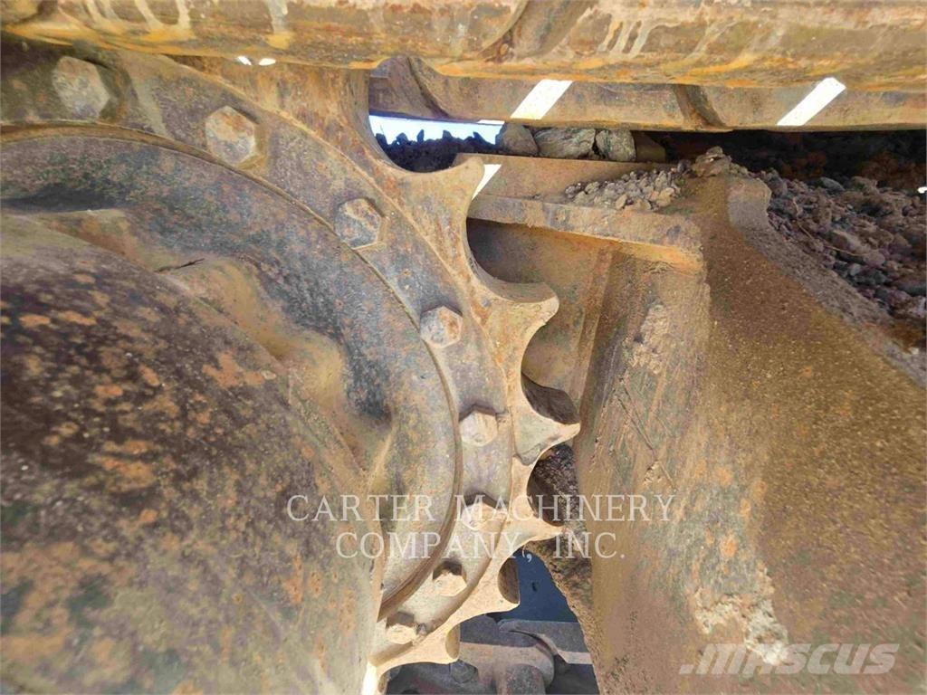Komatsu PC220LC Pelle sur chenilles