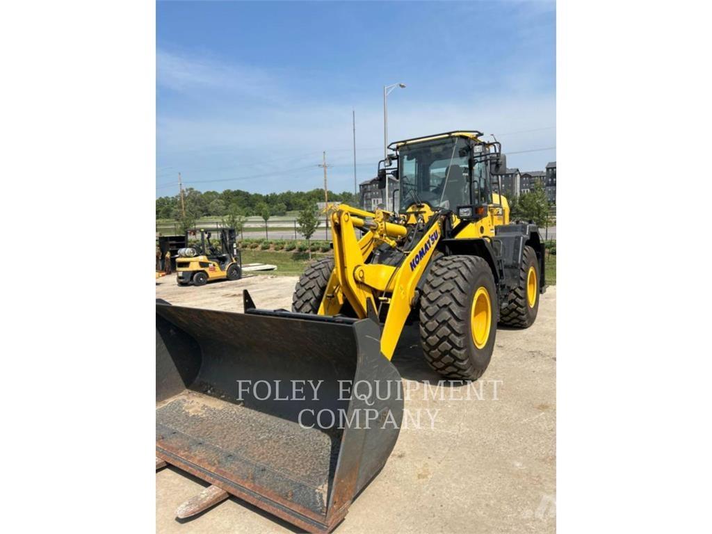 Komatsu WA200-8 Chargeuse sur pneus