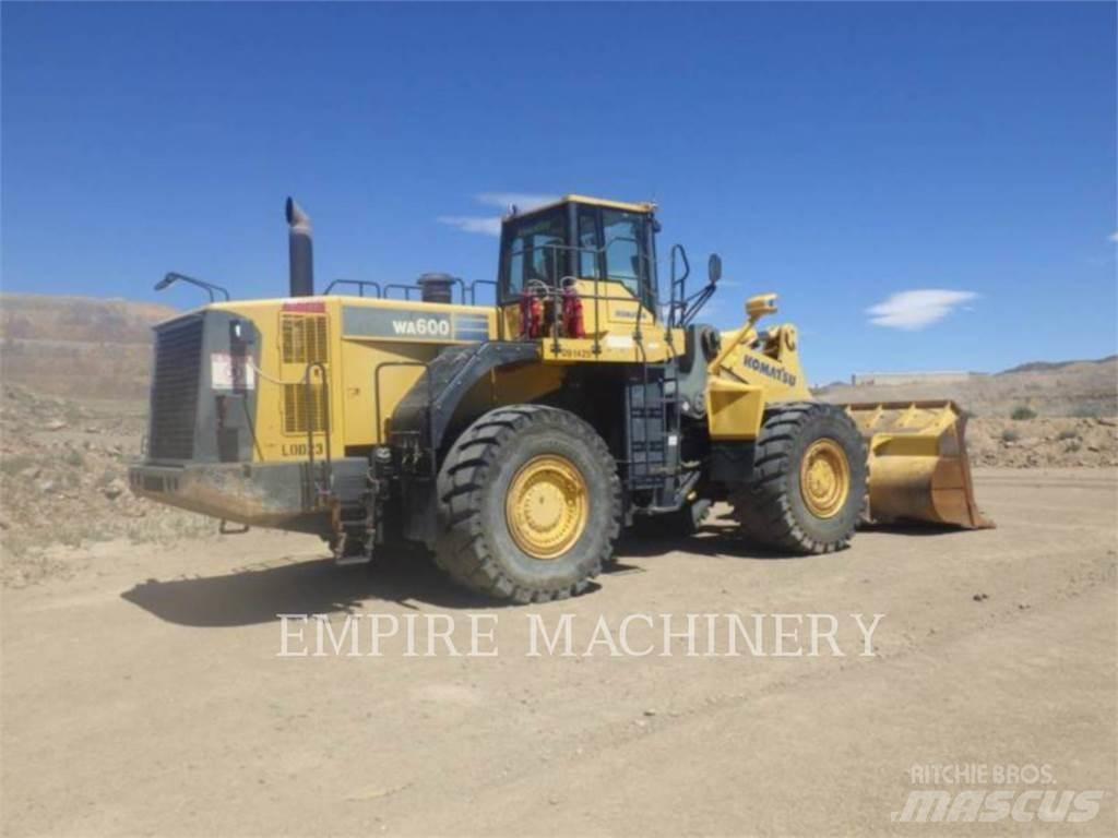 Komatsu WA600-6 Chargeuse sur pneus