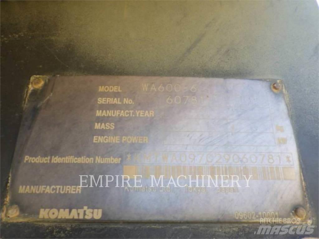 Komatsu WA600-6 Chargeuse sur pneus