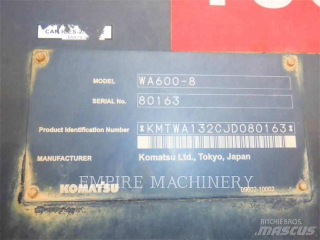 Komatsu WA600-8 Chargeuse sur pneus