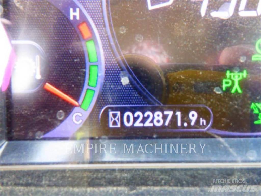 Komatsu WA600-8 Chargeuse sur pneus