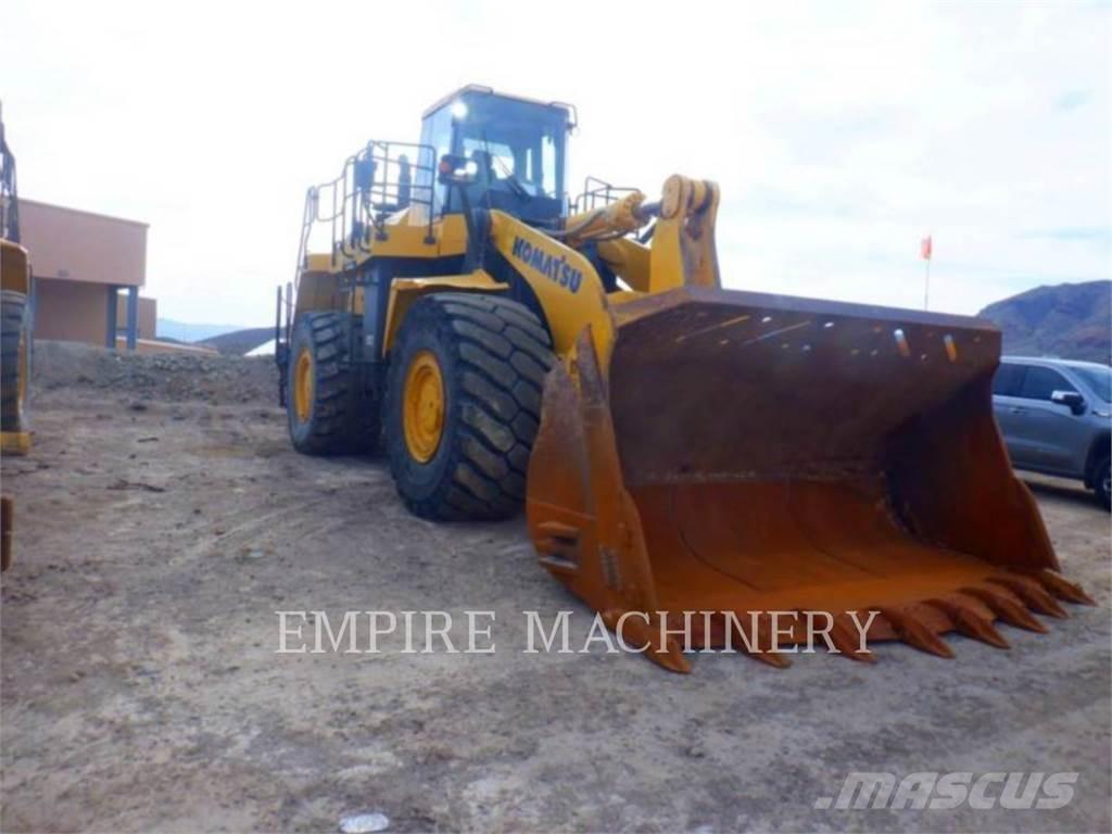 Komatsu WA600-8 Chargeuse sur pneus